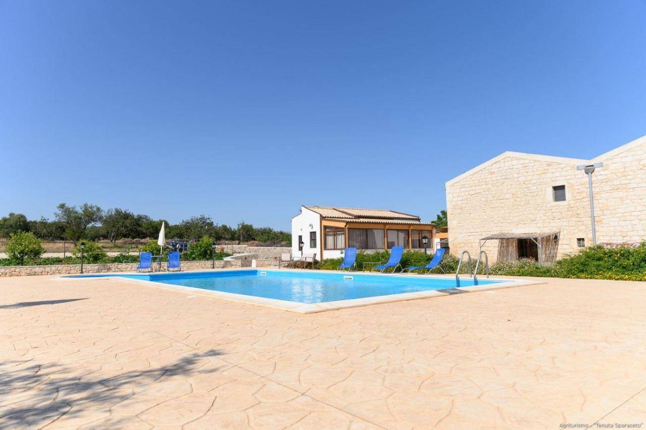 Agriturismo Tenuta Sparaceto Modica Luaran gambar